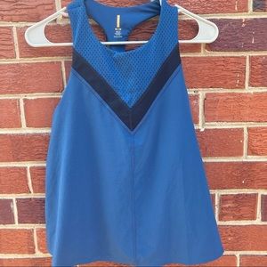 LUCY ACTIVEWEAR SHELF BRA WORKOUT TANK SIZE MEDIM PRE OWNED NAVY BLUE COLOR